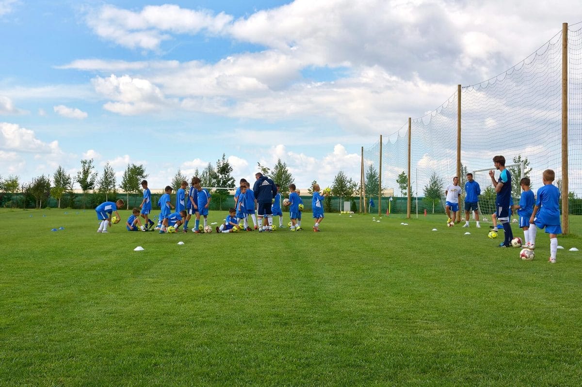 Fußball Trainingslager Hotel Wacker Sauerland – Trainingsplatz für Fußballvereine